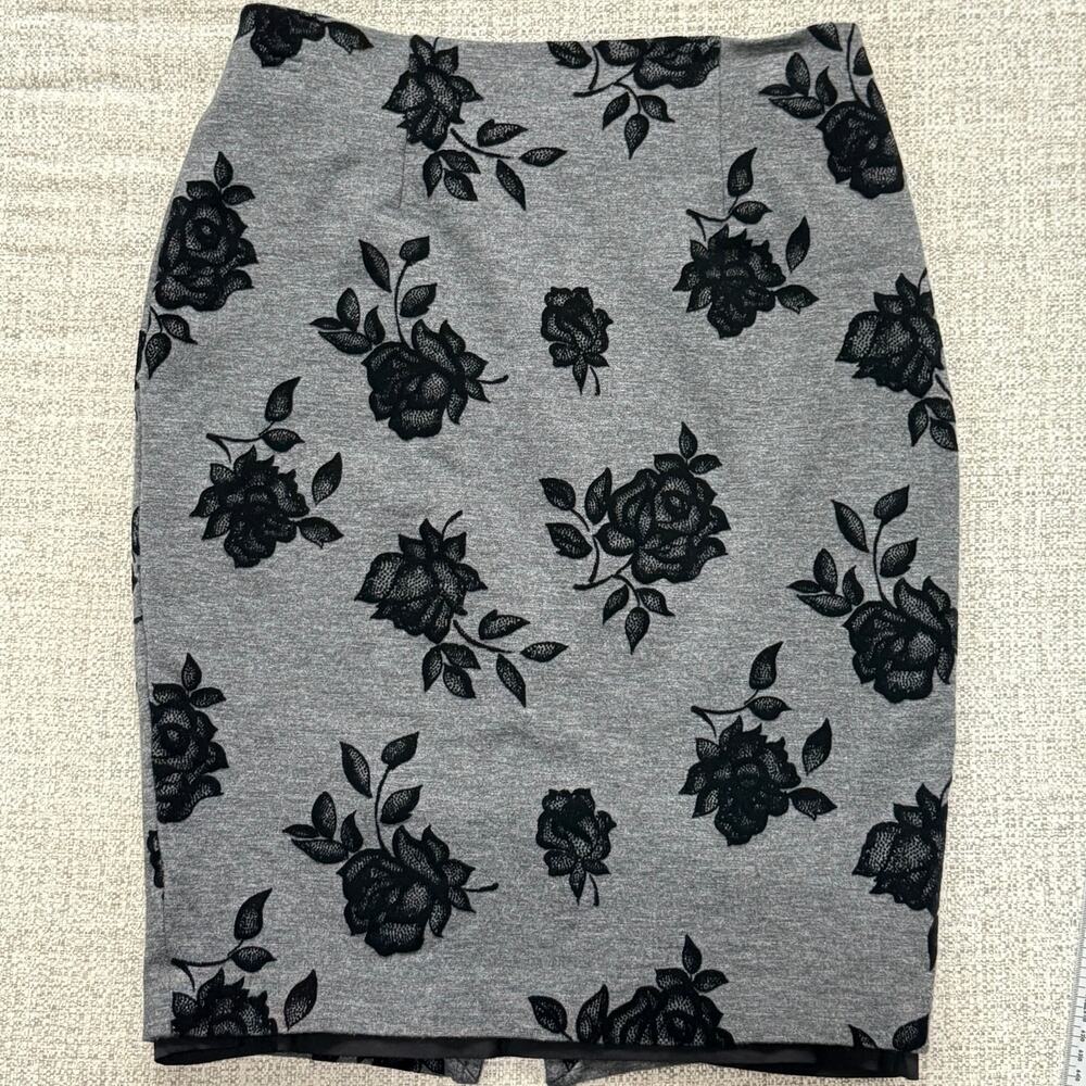 WHBM Gray Black Flocked Rose Velvet Floral Pencil Skirt Size 4